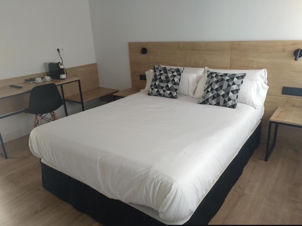Hotel Entrerailes 카살라레이나 외부 사진